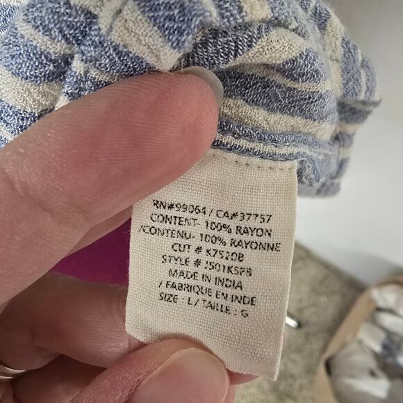 Women's Billabong Off the Shoulder Cropped Blue & Cream Rayon Blouse- Size Large - Picture 9 of 9